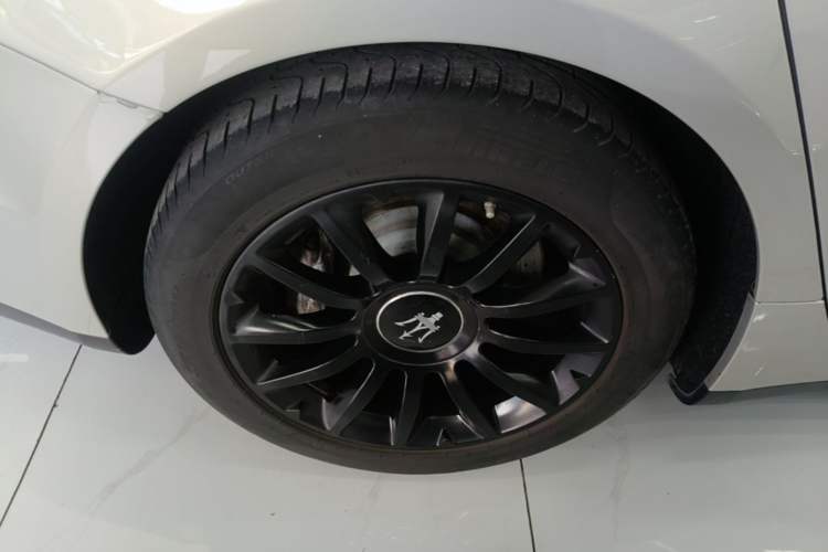 Used Maserati Ghibli 2014 3.0T Standard Edition Right Rear Wheel Hub