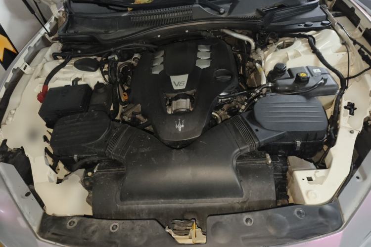 Used Maserati Ghibli 2014 3.0T Standard Edition Engine Bay