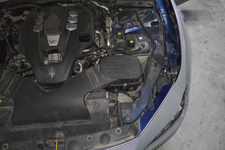 Used Maserati Ghibli 2014 3.0T Standard Edition Engine Bay Left