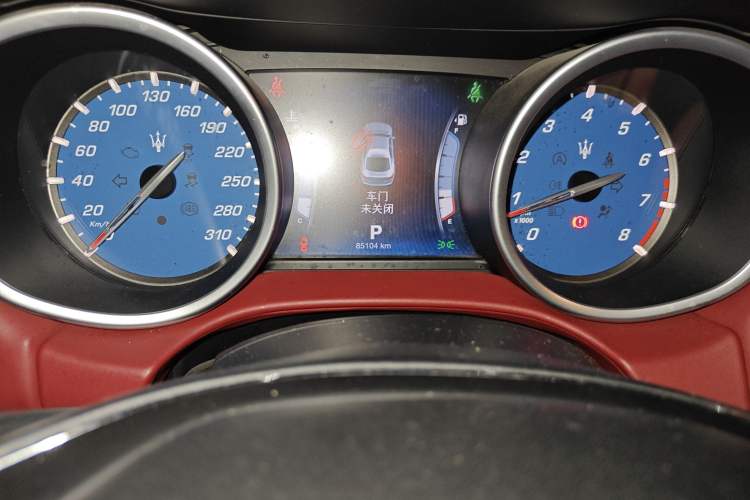 Used Maserati Ghibli 2014 3.0T Standard Edition Odometer Close Up