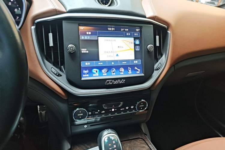 Used Maserati Ghibli 2014 3.0T Standard Edition Audio And AC Panel