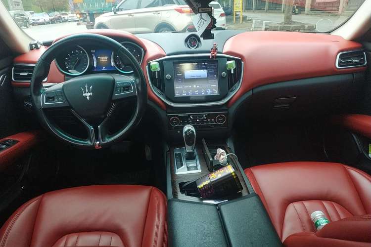 Used Maserati Ghibli 2014 3.0T S Q4 Center Console