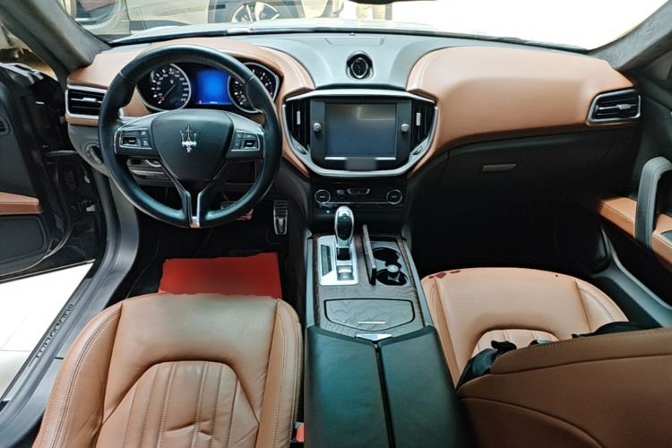 Used Maserati Ghibli 2014 3.0T Standard Edition Center Console