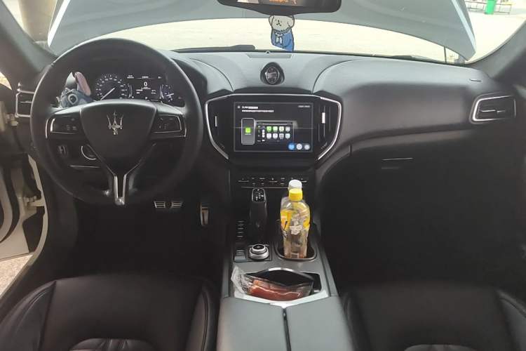 Used Maserati Ghibli 2014 3.0T Standard Edition Center Console