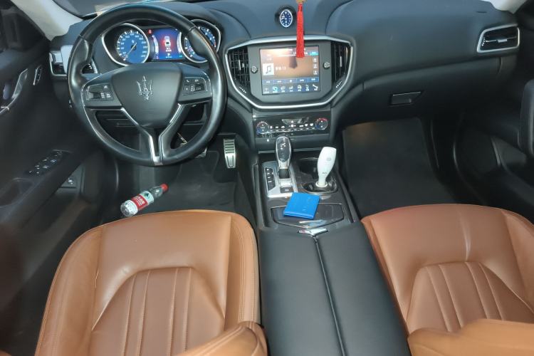 Used Maserati Ghibli 2014 3.0T Standard Edition Center Console