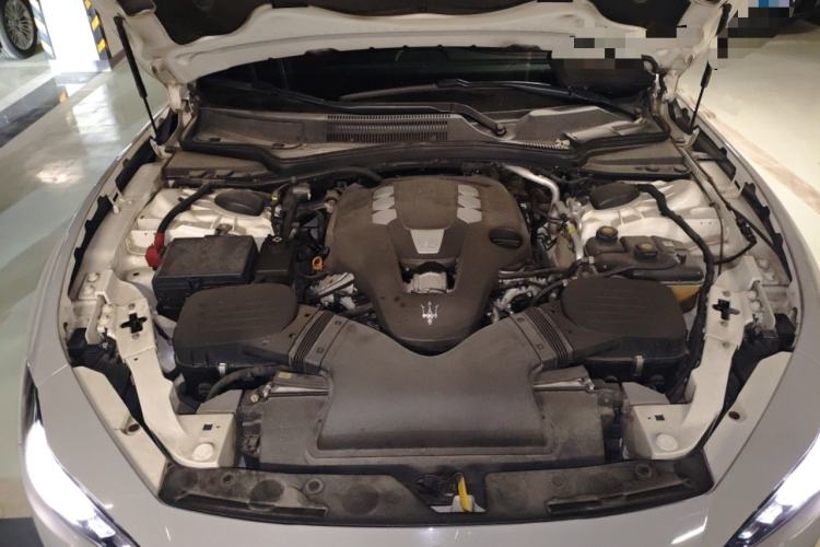 Used Maserati Ghibli 2014 3.0T Standard Edition Engine Bay