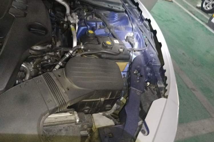 Used Maserati Ghibli 2014 3.0T Standard Edition Engine Bay Left