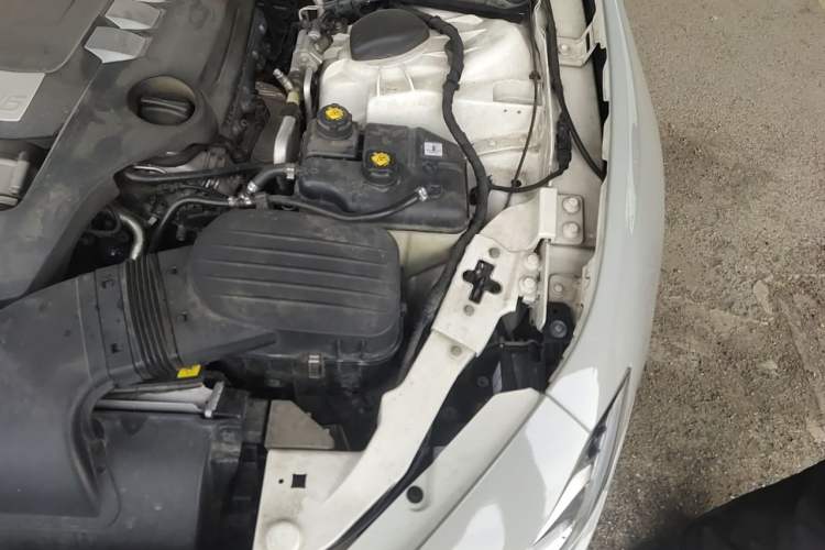 Used Maserati Ghibli 2014 3.0T Standard Edition Engine Bay Left
