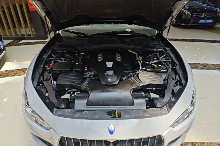 Used Maserati Ghibli 2014 3.0T Standard Edition Engine Bay
