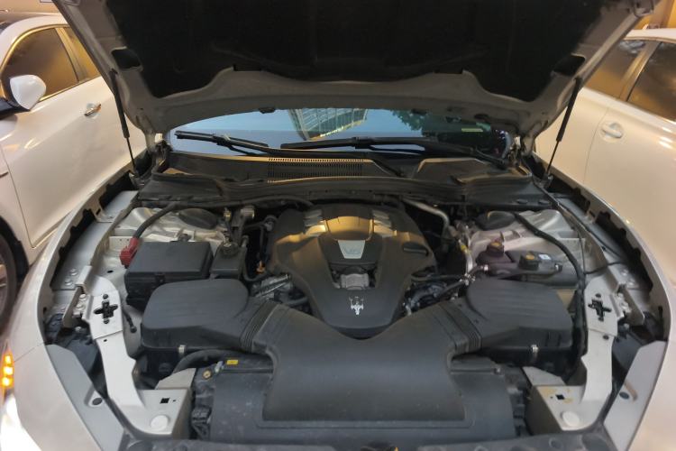 Used Maserati Ghibli 2014 3.0T Standard Edition Engine Bay