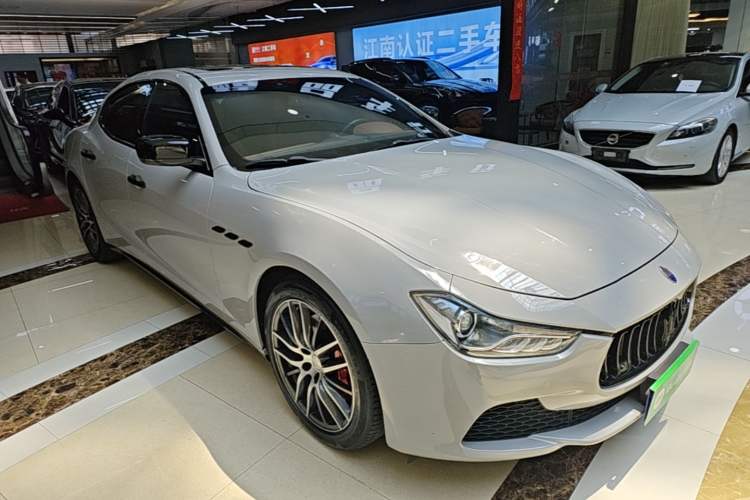 Used Maserati Ghibli 2014 3.0T Standard Edition Front Right 45 Deg