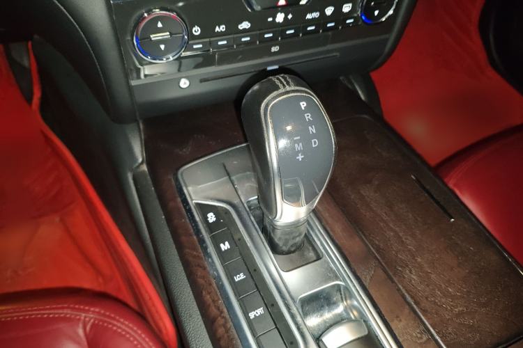Used Maserati Ghibli 2014 3.0T Standard Edition Gear Lever