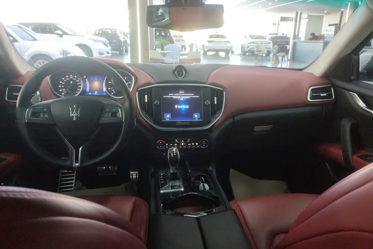 Used Maserati Ghibli 2014 3.0T S Q4 Interior 3
