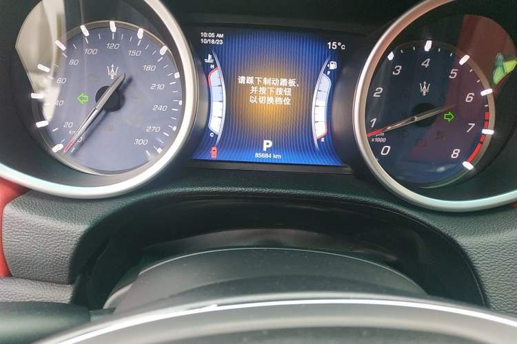 Used Maserati Ghibli 2014 3.0T S Q4 Odometer Close Up