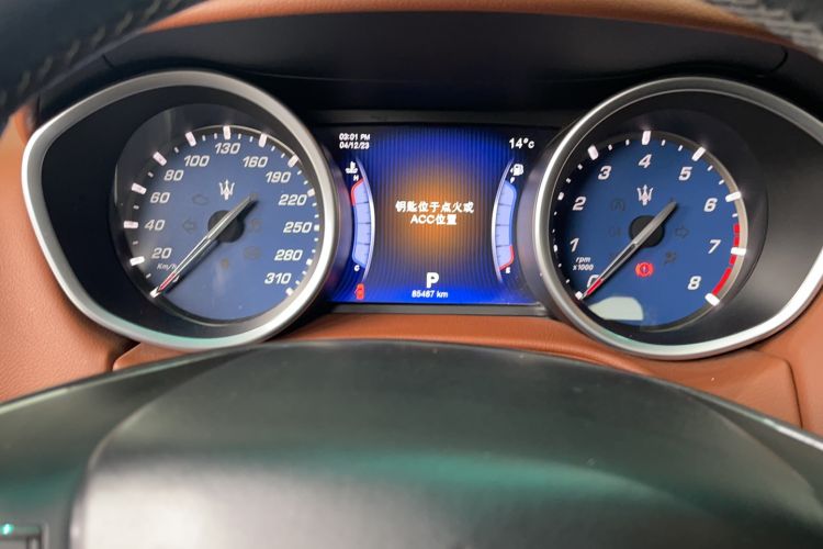 Used Maserati Ghibli 2014 3.0T Standard Edition Odometer Close Up