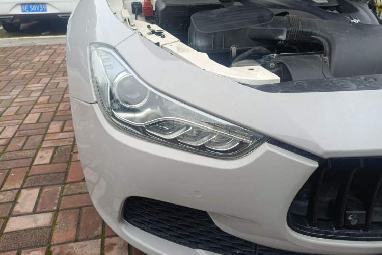Used Maserati Ghibli 2014 3.0T Standard Edition Right Front Headlight