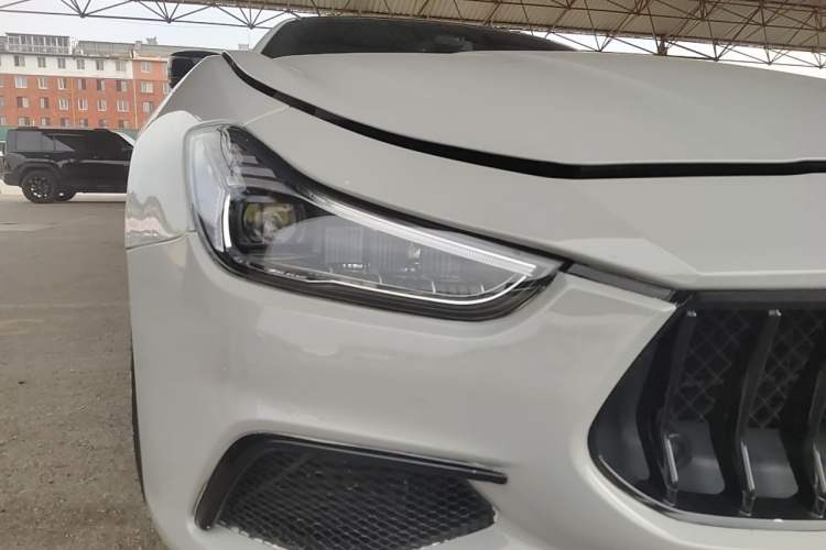 Used Maserati Ghibli 2014 3.0T Standard Edition Right Front Headlight