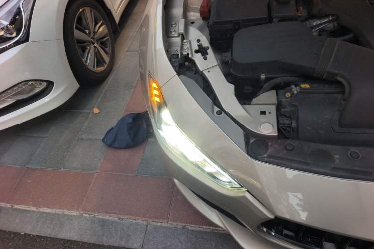 Used Maserati Ghibli 2014 3.0T Standard Edition Right Front Headlight