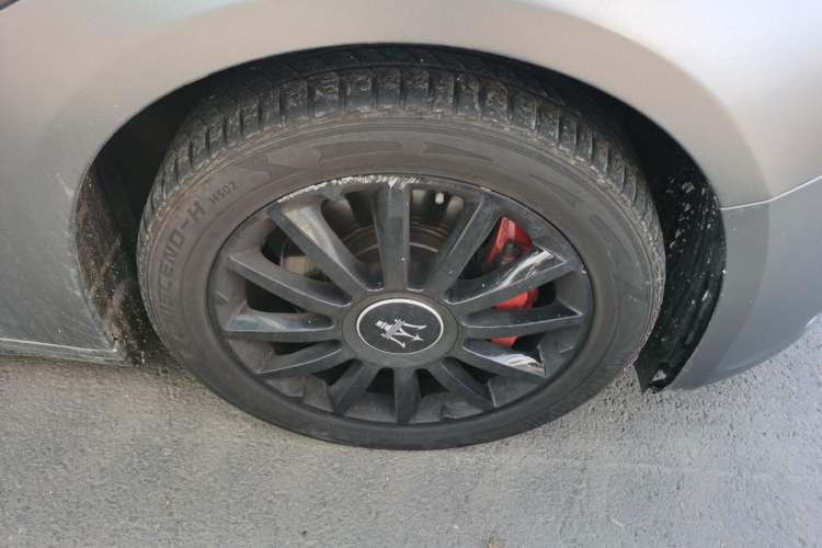 Used Maserati Ghibli 2014 3.0T Standard Edition Right Front Wheel Hub