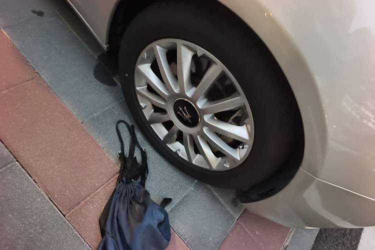 Used Maserati Ghibli 2014 3.0T Standard Edition Right Front Wheel Hub