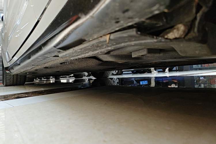 Used Maserati Ghibli 2014 3.0T Standard Edition Right Side Sill