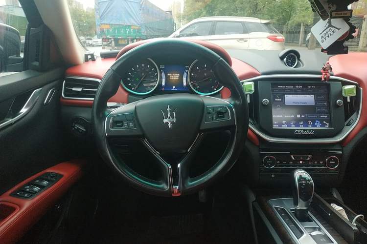 Used Maserati Ghibli 2014 3.0T S Q4 Steering Wheel
