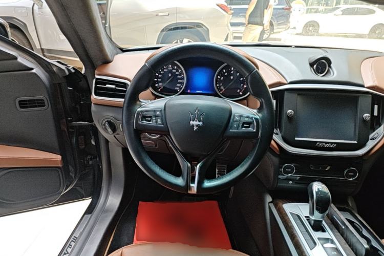 Used Maserati Ghibli 2014 3.0T Standard Edition Steering Wheel