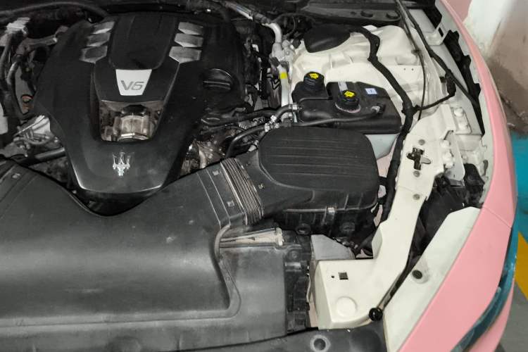 Used Maserati Ghibli 2014 3.0T Standard Edition Engine Bay Left