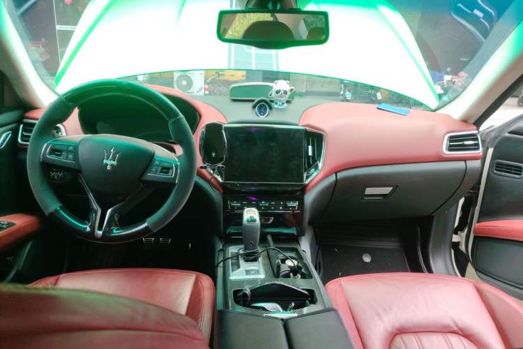 Used Maserati Ghibli 2014 3.0T Standard Edition Center Console