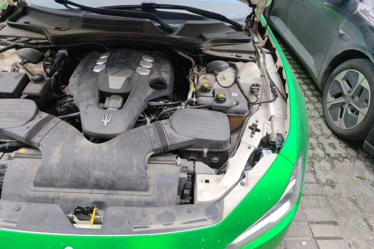 Used Maserati Ghibli 2014 3.0T Standard Edition Engine Bay Left