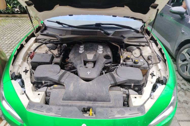 Used Maserati Ghibli 2014 3.0T Standard Edition Engine Bay