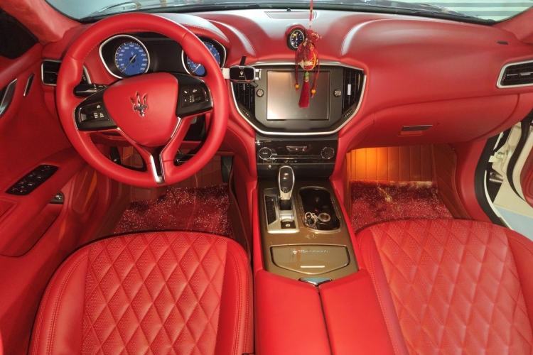 Used Maserati Ghibli 2014 3.0T Standard Edition Center Console