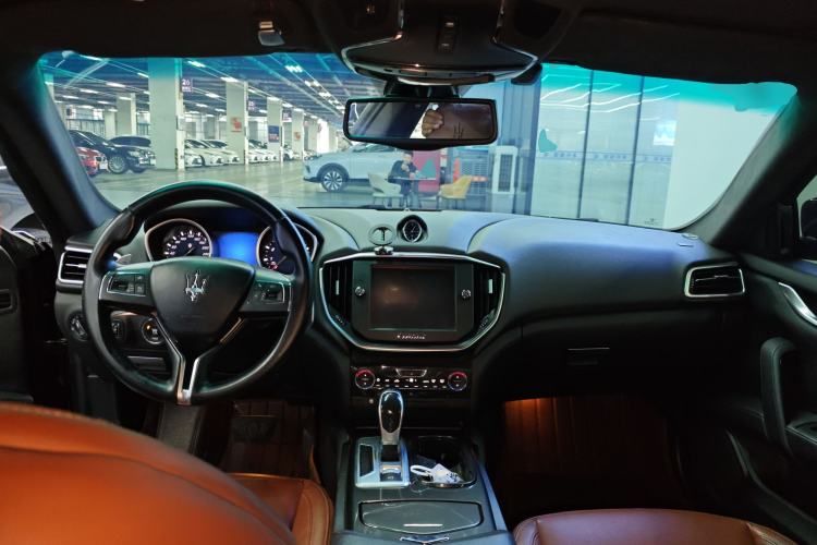 Used Maserati Ghibli 2014 3.0T Standard Edition Center Console