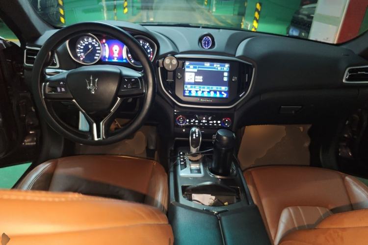 Used Maserati Ghibli 2014 3.0T Standard Edition Center Console
