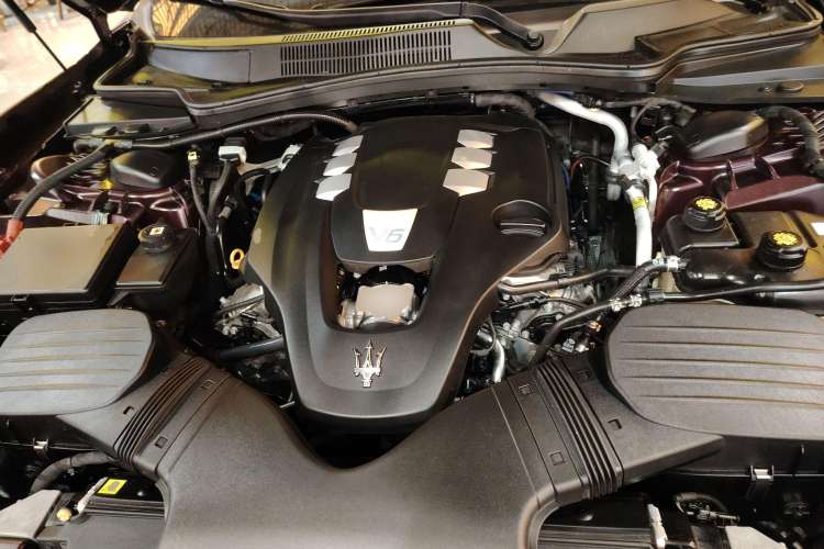 Used Maserati Ghibli 2014 3.0T Standard Edition Engine Bay