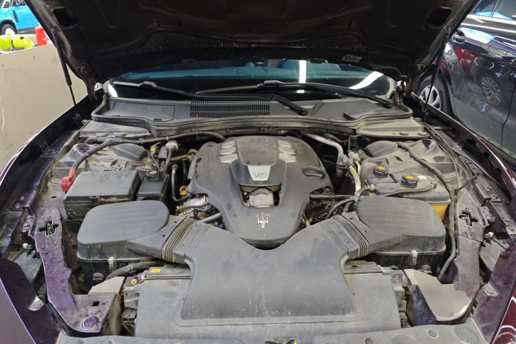 Used Maserati Ghibli 2014 3.0T Standard Edition Engine Bay