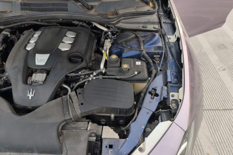 Used Maserati Ghibli 2014 3.0T Standard Edition Engine Bay Left