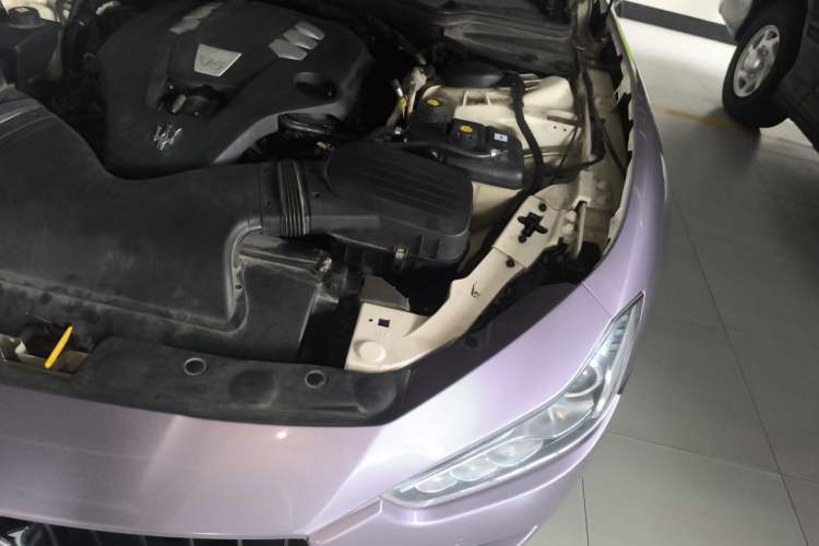 Used Maserati Ghibli 2014 3.0T Standard Edition Engine Bay Left