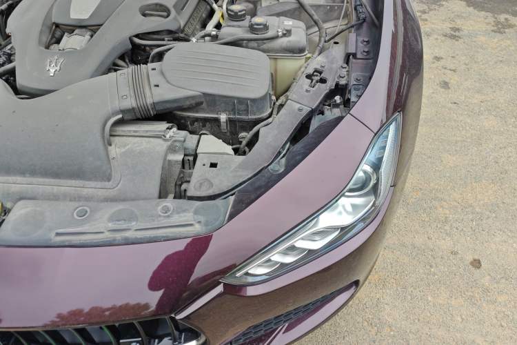 Used Maserati Ghibli 2014 3.0T Standard Edition Engine Bay Left