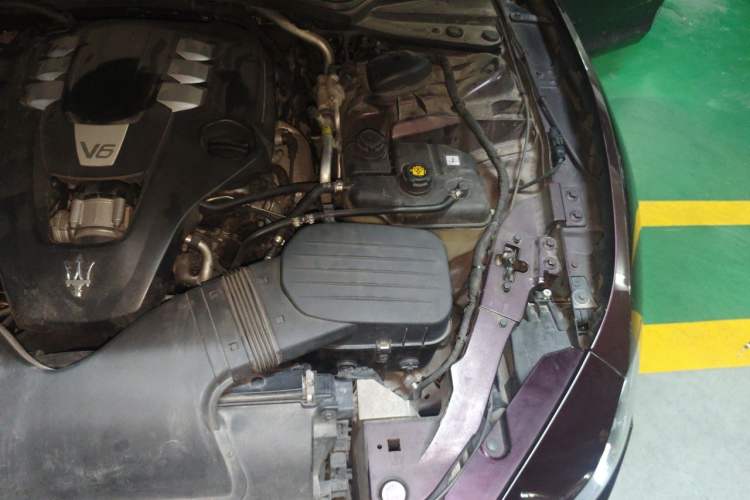 Used Maserati Ghibli 2014 3.0T Standard Edition Engine Bay Left
