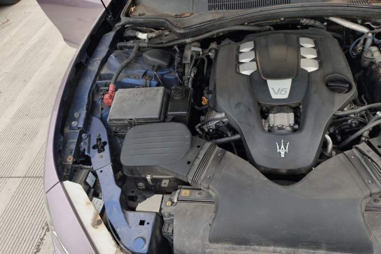 Used Maserati Ghibli 2014 3.0T Standard Edition Engine Bay Right