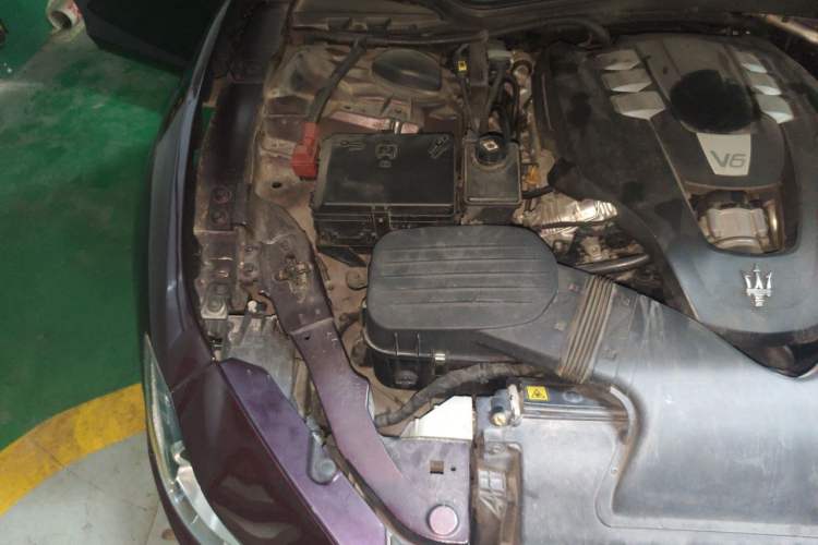 Used Maserati Ghibli 2014 3.0T Standard Edition Engine Bay Right