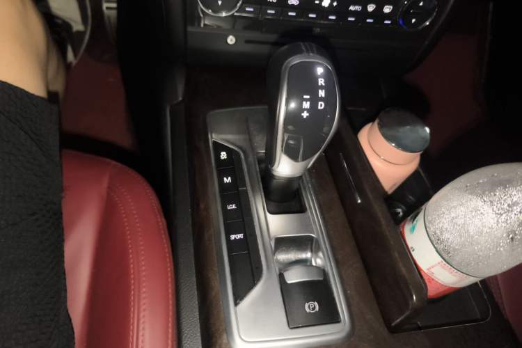 Used Maserati Ghibli 2014 3.0T Standard Edition Gear Lever