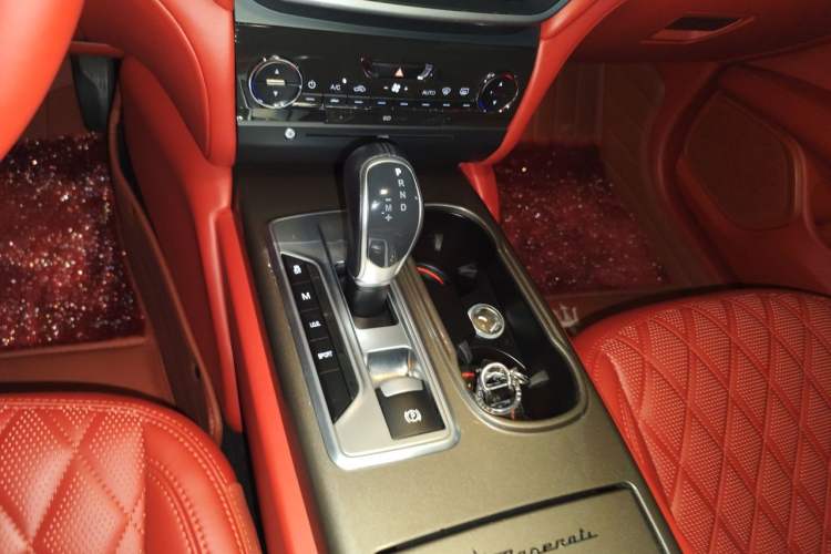Used Maserati Ghibli 2014 3.0T Standard Edition Gear Lever