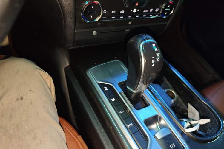 Used Maserati Ghibli 2014 3.0T Standard Edition Gear Lever