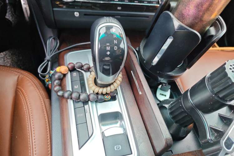 Used Maserati Ghibli 2014 3.0T Standard Edition Gear Lever