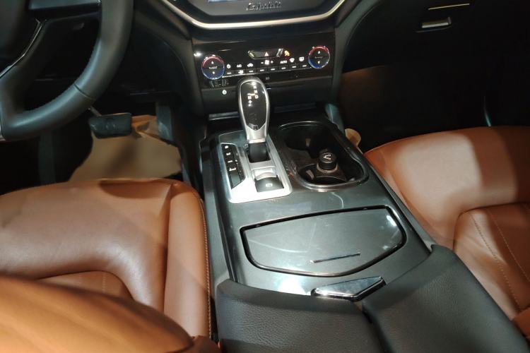 Used Maserati Ghibli 2014 3.0T Standard Edition Gear Lever