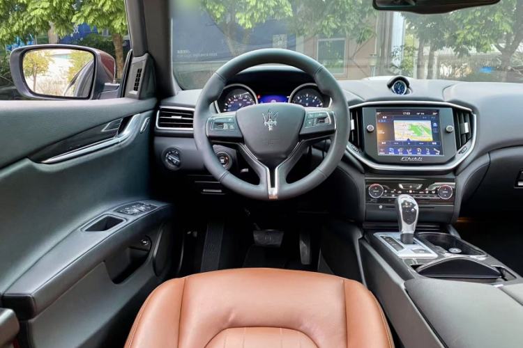 Used Maserati Ghibli 2014 3.0T Standard Edition Interior 4