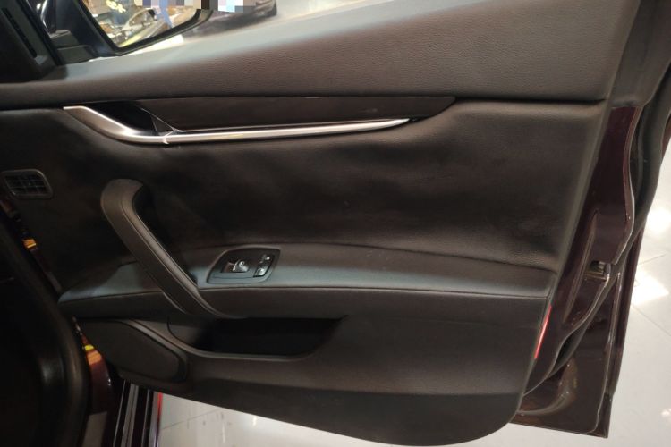 Used Maserati Ghibli 2014 3.0T Standard Edition Interior 5