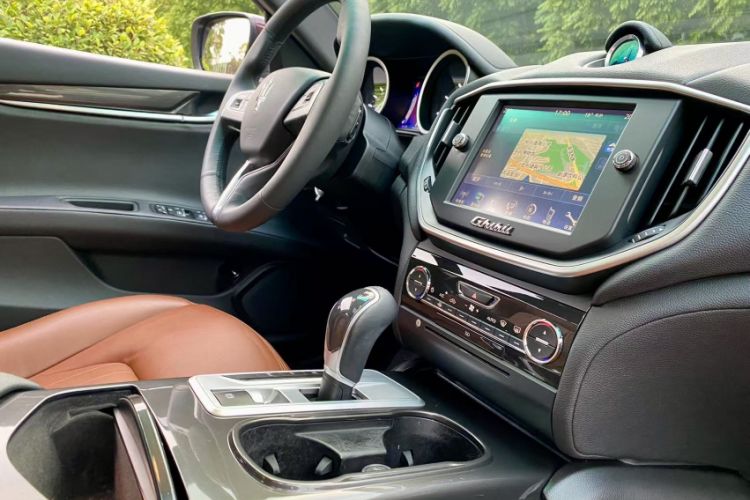 Used Maserati Ghibli 2014 3.0T Standard Edition Interior 8